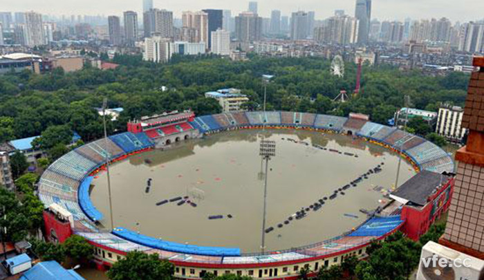 內(nèi)澇成魚缸的體育場(chǎng) 內(nèi)澇成魚缸的體育場(chǎng)