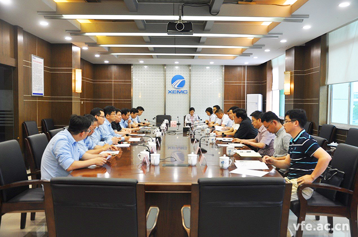 三方就協(xié)同創(chuàng)新展開討論，并達(dá)成合作協(xié)議