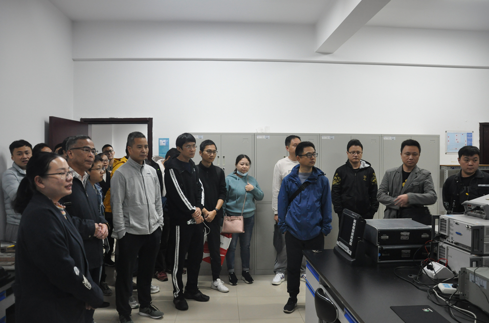 聯(lián)學(xué)聯(lián)創(chuàng)，半床棉被