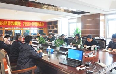 長(zhǎng)沙經(jīng)開(kāi)區(qū)賴(lài)?yán)っ髦魅我恍猩W臨銀河電氣調(diào)研指導(dǎo)